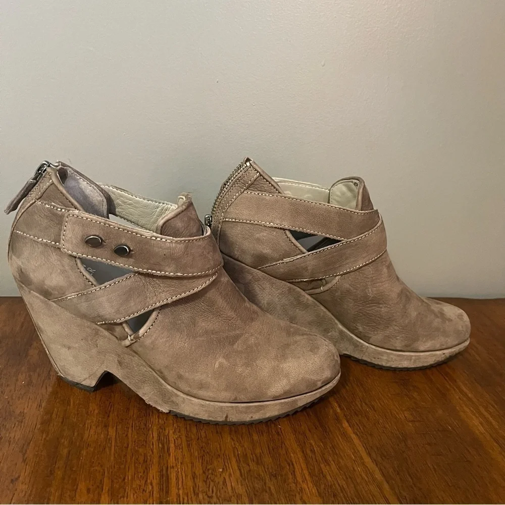 Eileen Fisher Brown Suede Ankle Wedge Heel 6.5